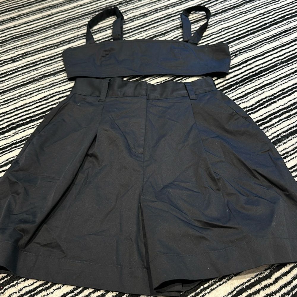 DANIELLE BERNSTEIN High Waist Black Pleated Shorts Set